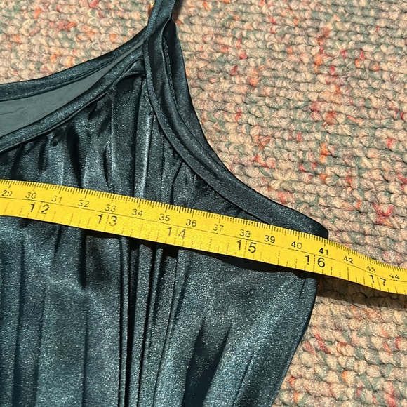 NWT Ladies Bishop + Young size Medium green pleated “Mara” Maxi Dress - Picture 10 of 15